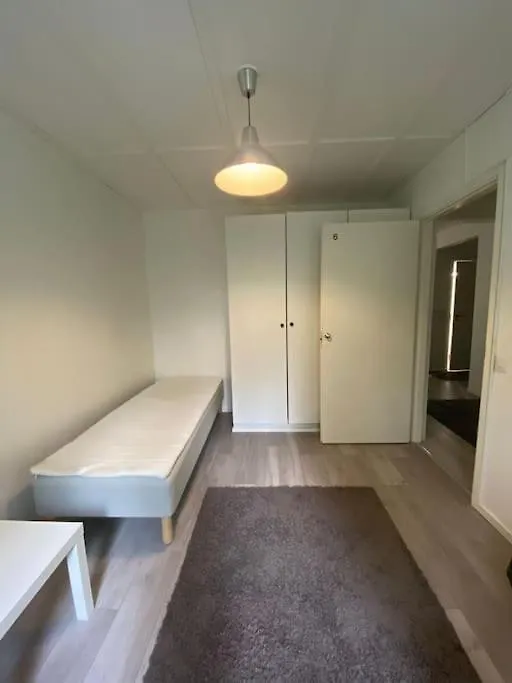 Kotimaailma, Hostel Kivikkotie Vantaa 0*,